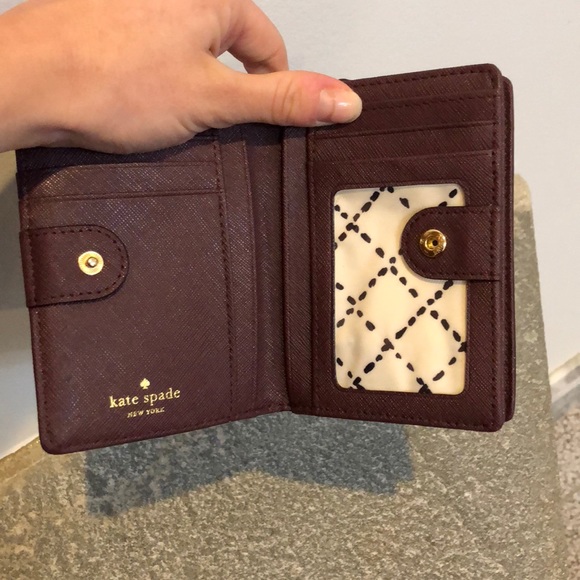 Kate Spade wallet - Picture 2 of 5